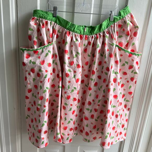 Unique Vintage Strawberry Skater Skirt Pink Green - Size 4X - Picture 5 of 8